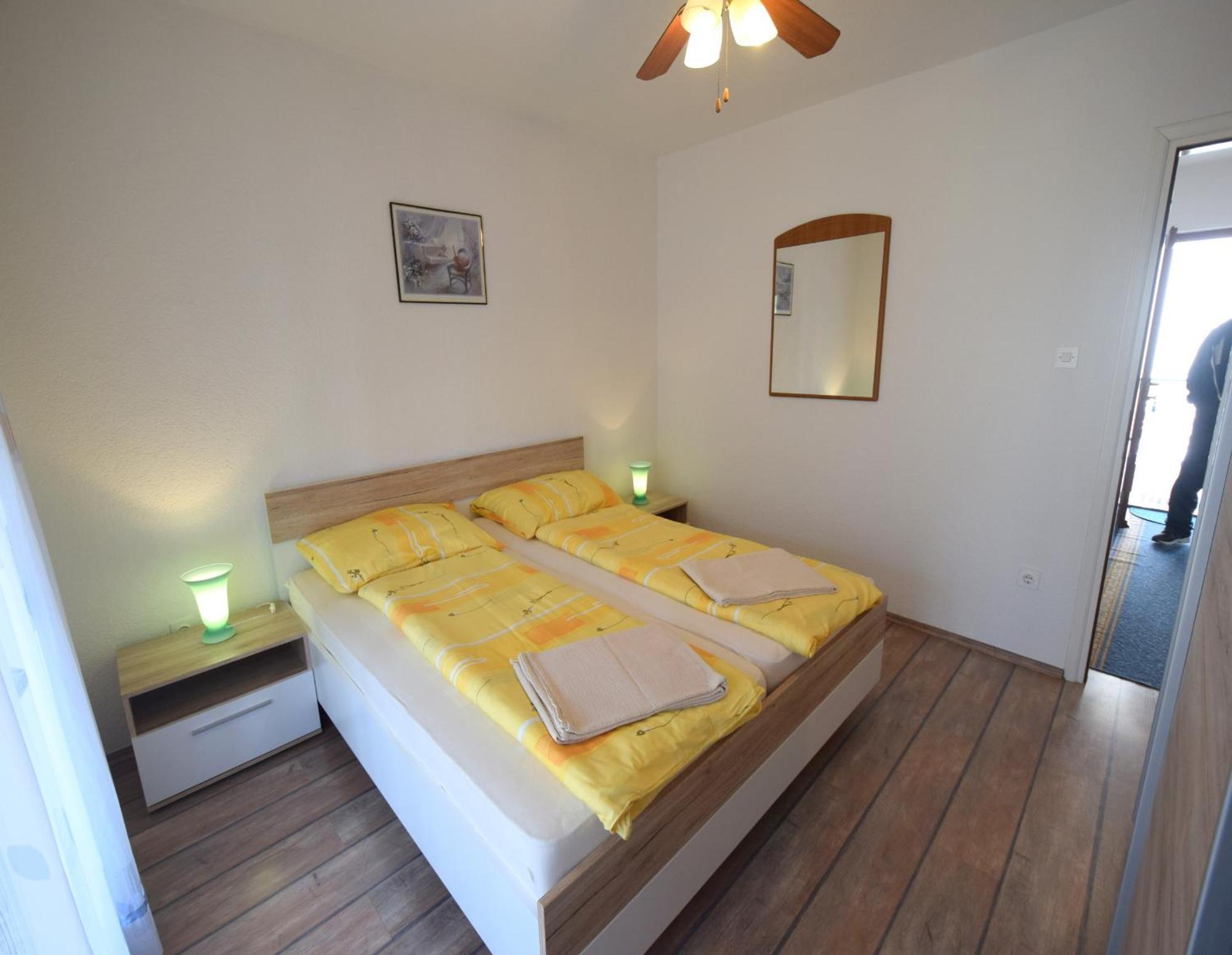 Apartments Martin Malinska Bagian luar foto