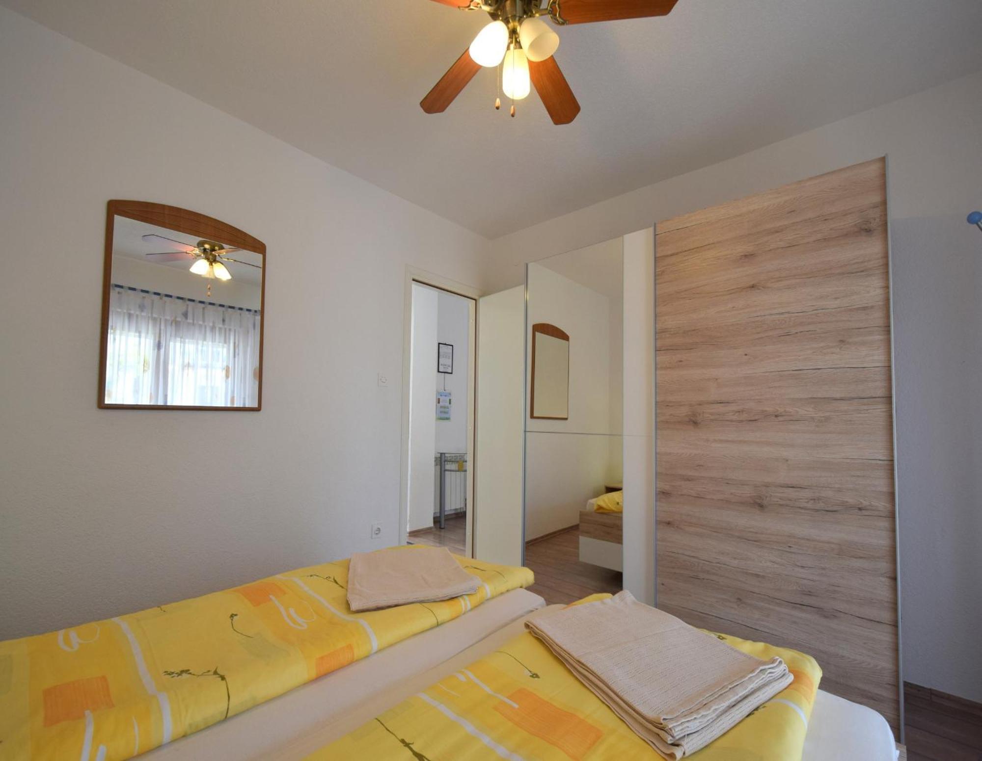 Apartments Martin Malinska Bagian luar foto