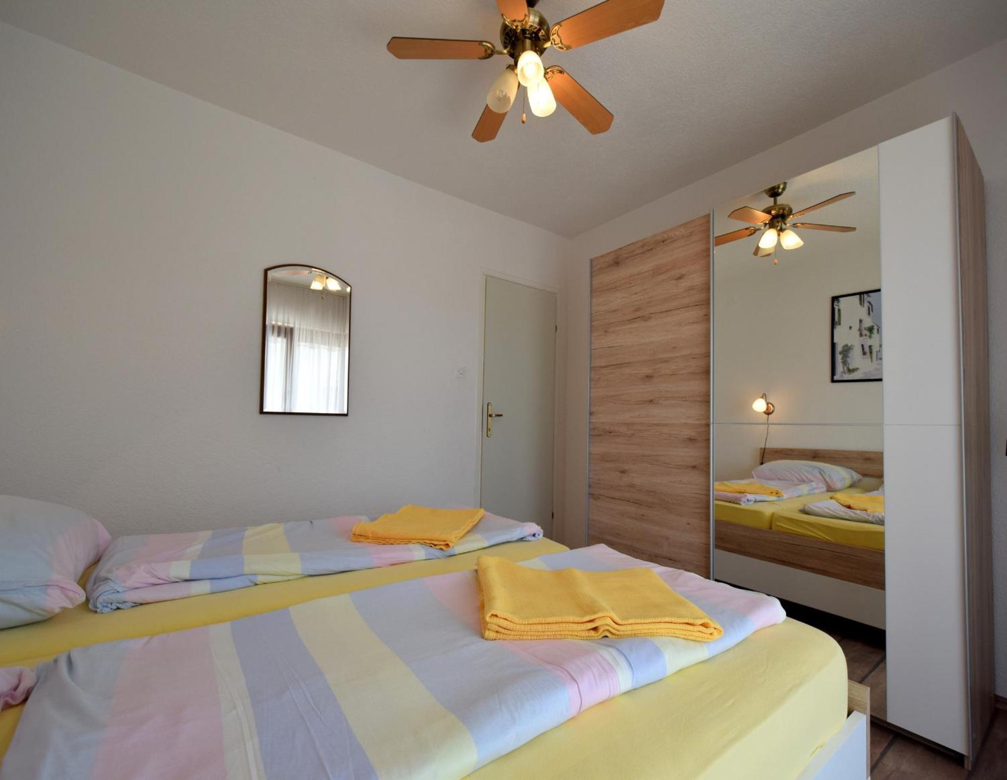 Apartments Martin Malinska Bagian luar foto