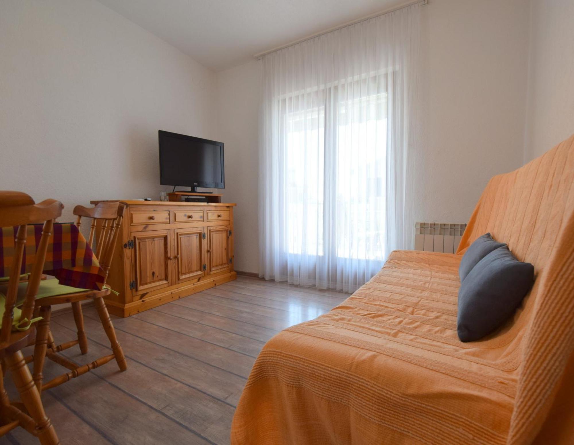 Apartments Martin Malinska Bagian luar foto