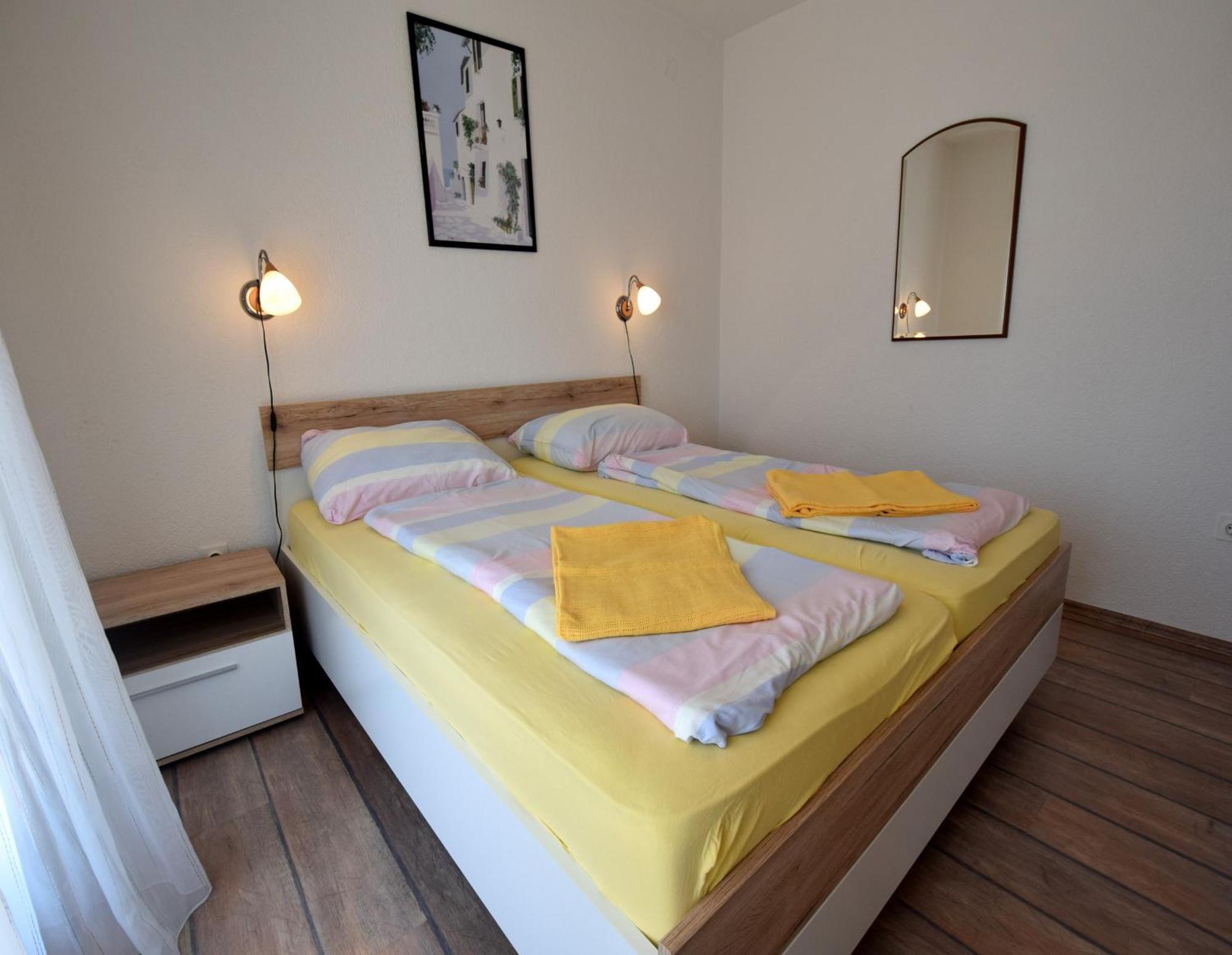 Apartments Martin Malinska Bagian luar foto